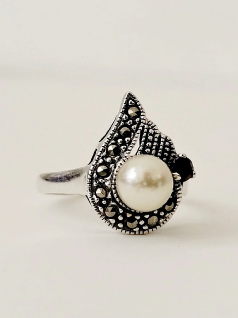 925 Sterling Silver Pearl Ring Marcasite Size 7.75